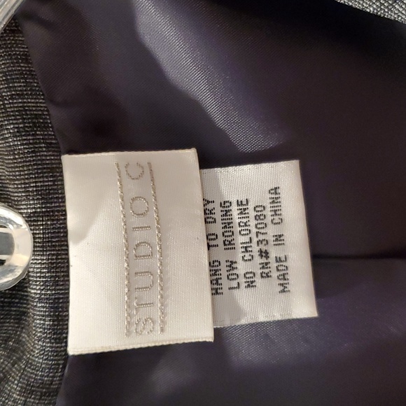 Suit jacket and skirt - Picture 2 of 10